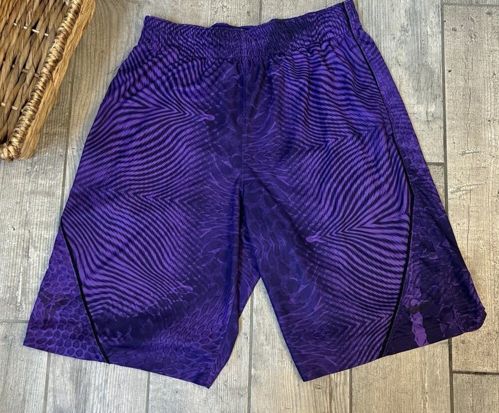 Nike Kobe Bryant Mamba Masterpiece Basketball Shorts Purple Snake Print Size S